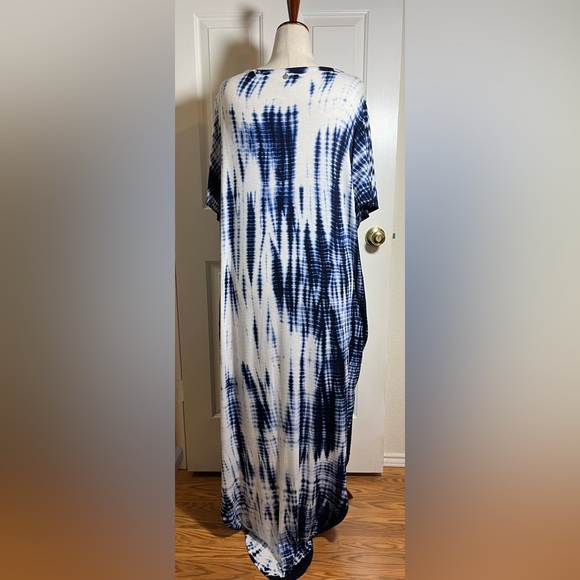 Livi Women’s Active Blue and White Lounging Dress - Picture 5 of 9